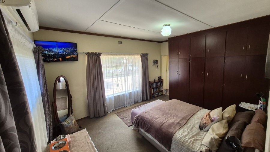 4 Bedroom Property for Sale in Jim Fouchepark Free State